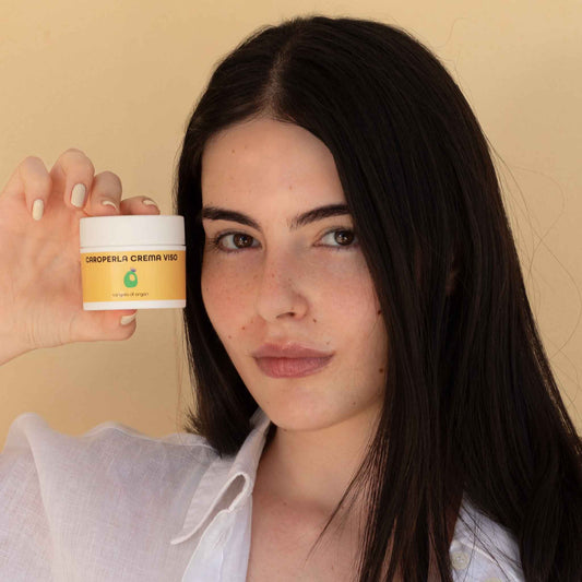 Siero viso Caroperla di Caro Beauty azione idratante, ideale per pelle sensibile e delicata Crema Viso Pelli Secche Argan 5